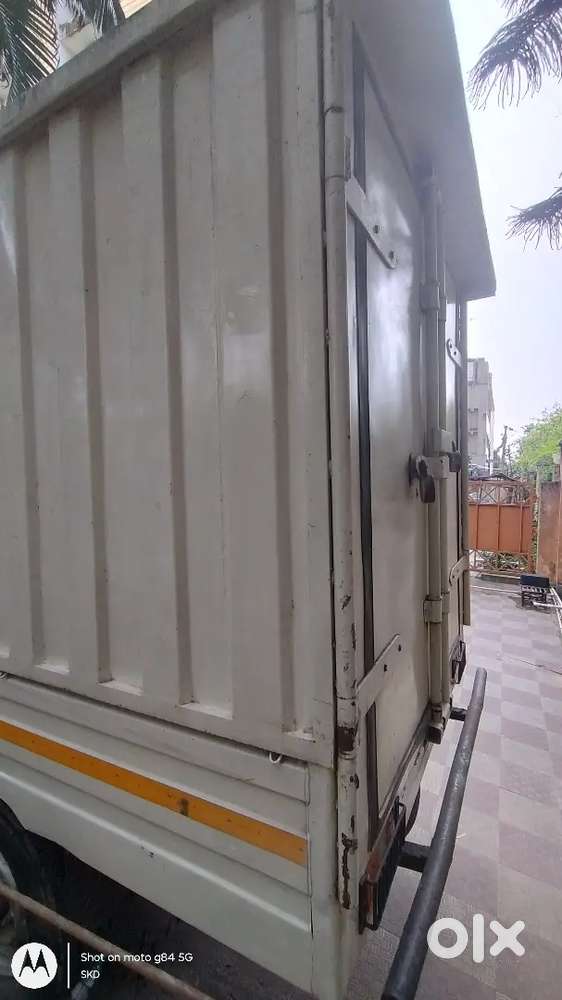 Tip Top Condition Bolero Maxitruk With Box Body