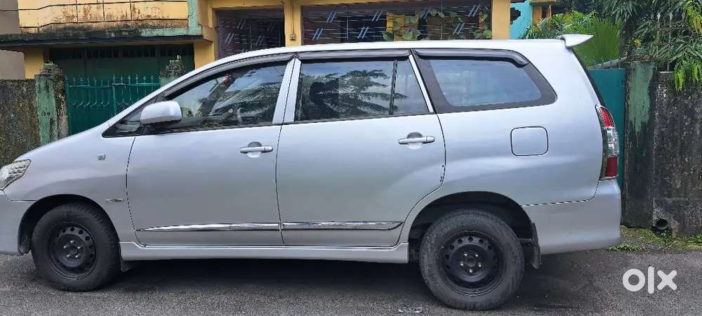 Toyota Innova Hycross 2012 Diesel Variant