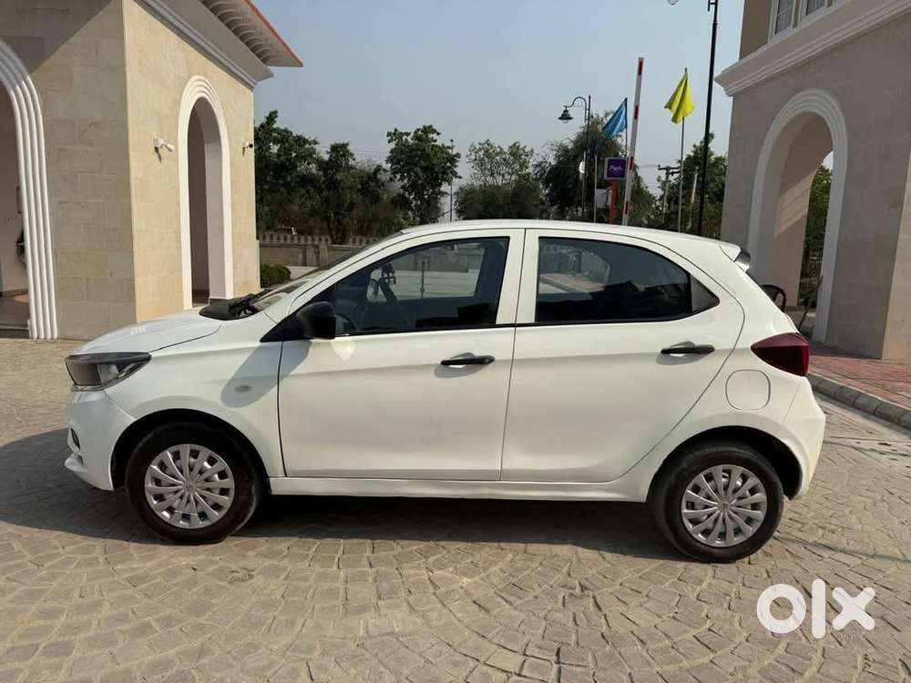 Tata Tiago 1.2 Revotron Xm Cng, 2022, Petrol