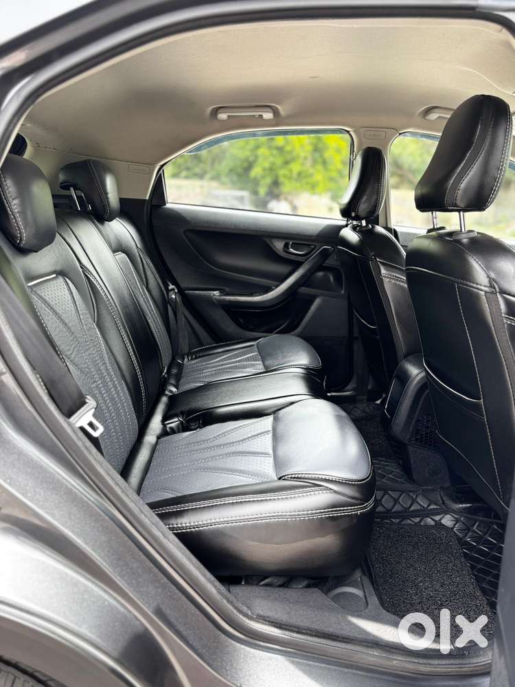 Tata Nexon Smart Plus1.2 Revotron Petrol 5 Mt, 2025, Cng & Hybrids