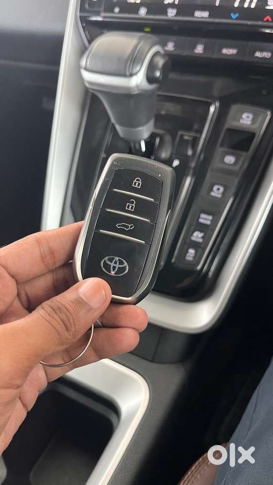 Toyota Innova Hycross 2.0 Zx (o) Hybrid 7 Str, 2024, Petrol