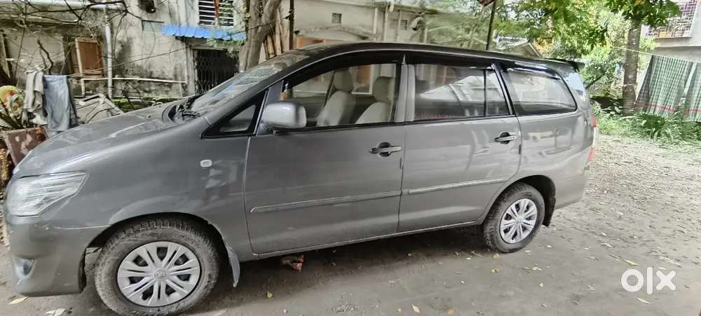 Toyota Innova 2012 2nd Owner