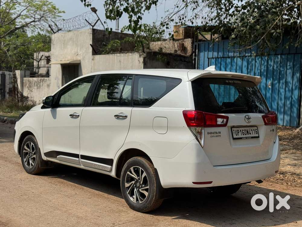 Toyota Innova Crysta 2.7 V, 2022, Petrol