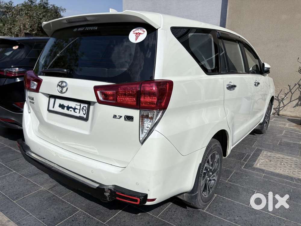 Toyota Innova Crysta 2.7 Vx Mt, 2023, Petrol