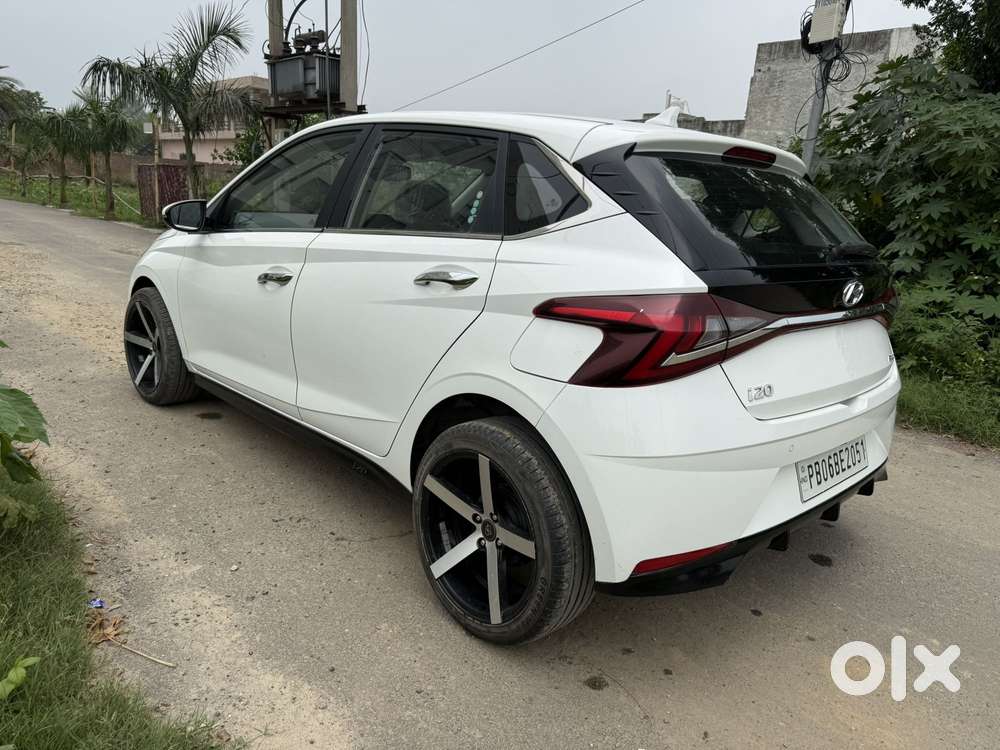 Hyundai New I20 1.2 Asta (o) Ivt, 2023, Petrol