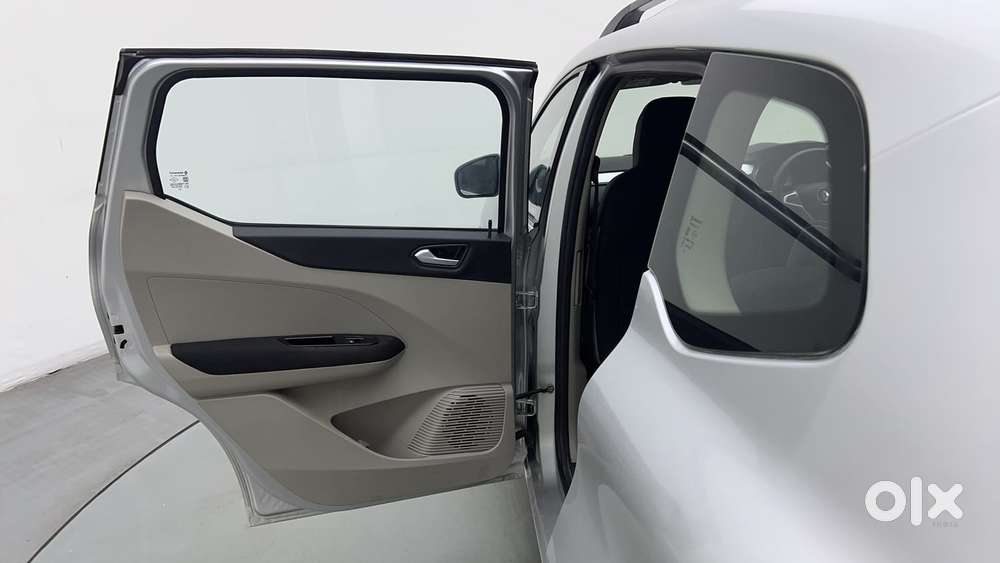 Renault Triber Rxz, 2020, Petrol
