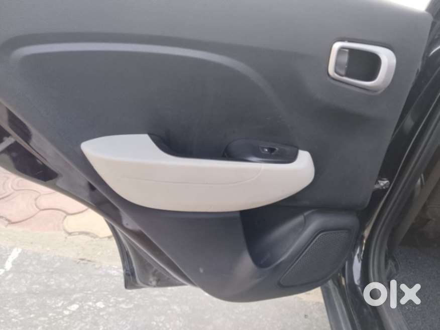 Hyundai Venue 1.2 S (o), 2022, Petrol