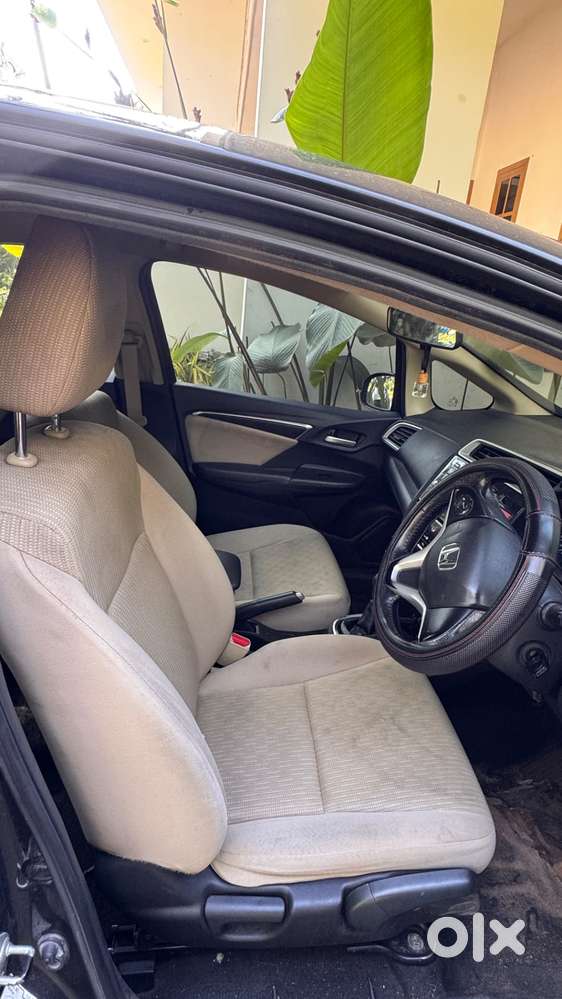 Family Used Honda Jazz V Mt 2015