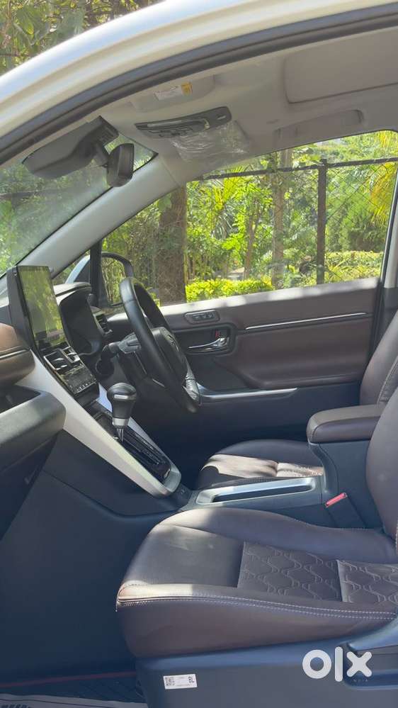Toyota Innova Hycross 2.0 ZX (O) Hybrid 7 STR, 2023, Petrol
