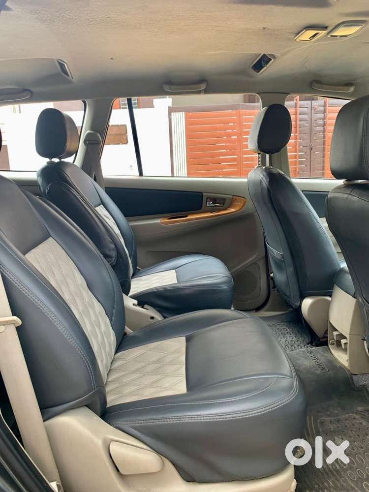 Toyota Innova 2.5 V 7 Str, 2011, Diesel