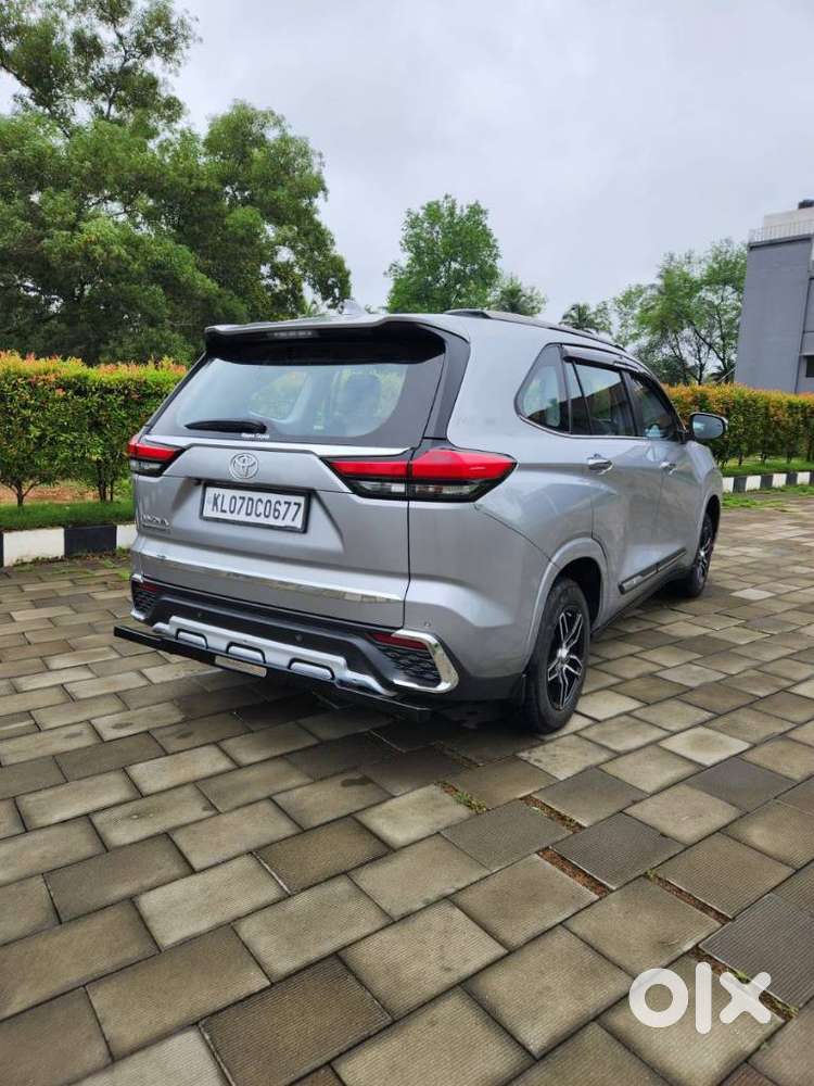 Toyota Innova Hycross 2.0 G-slf 8 Str, 2023, Petrol