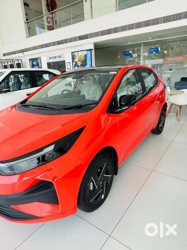 Tata Altroz Available 
Yearback 2025 Models Available &2026 Available