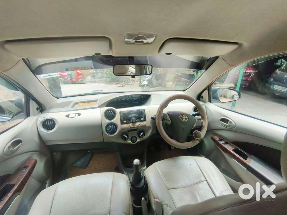 Toyota Etios Liva 1.4 Vd Dual Tone, 2013, Petrol