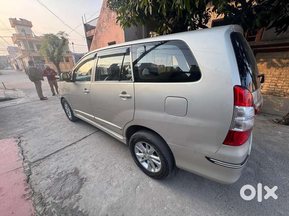 Toyota Innova 2015 Diesel Well Maintained