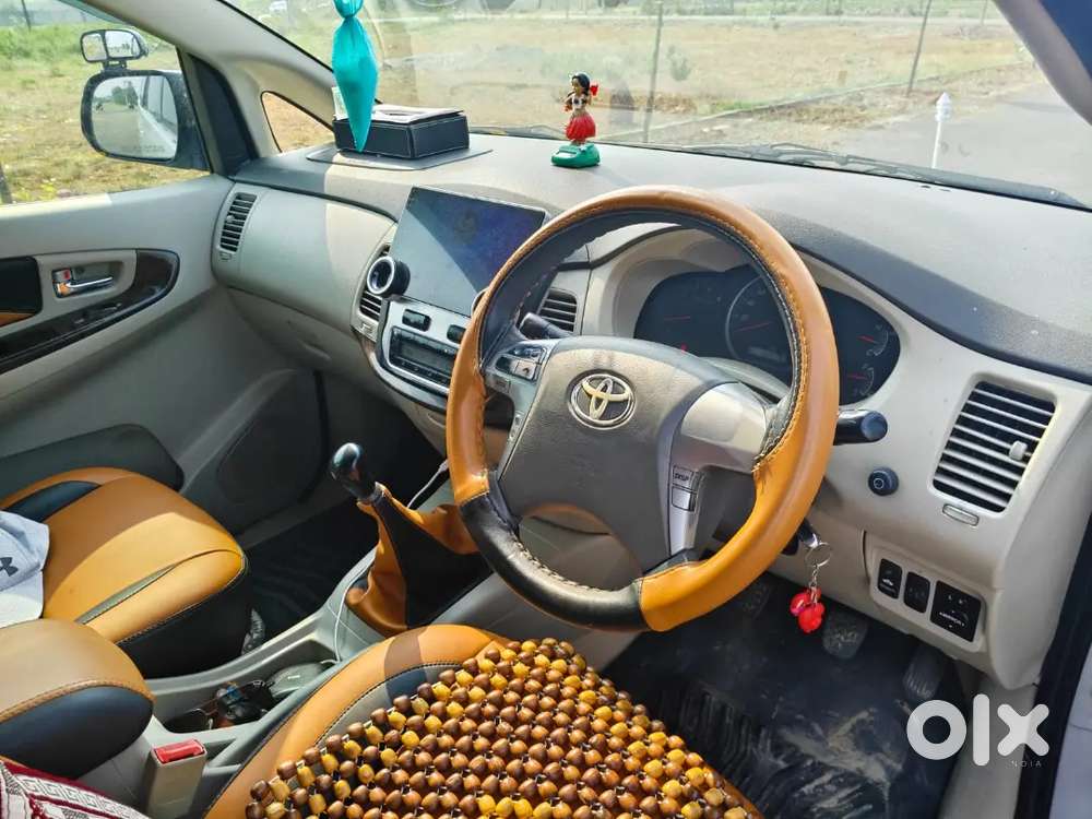 Toyota Innova 2.5 V 2014