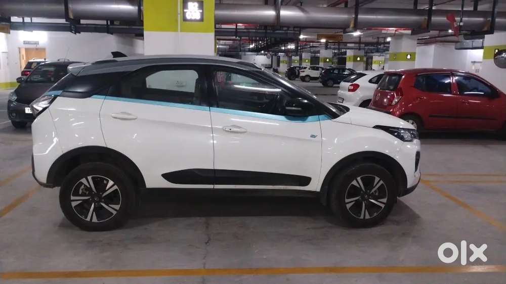 Tata Nexon Ev 2023 Xz Plus Jet Edition 40kws Battery  330kms Range