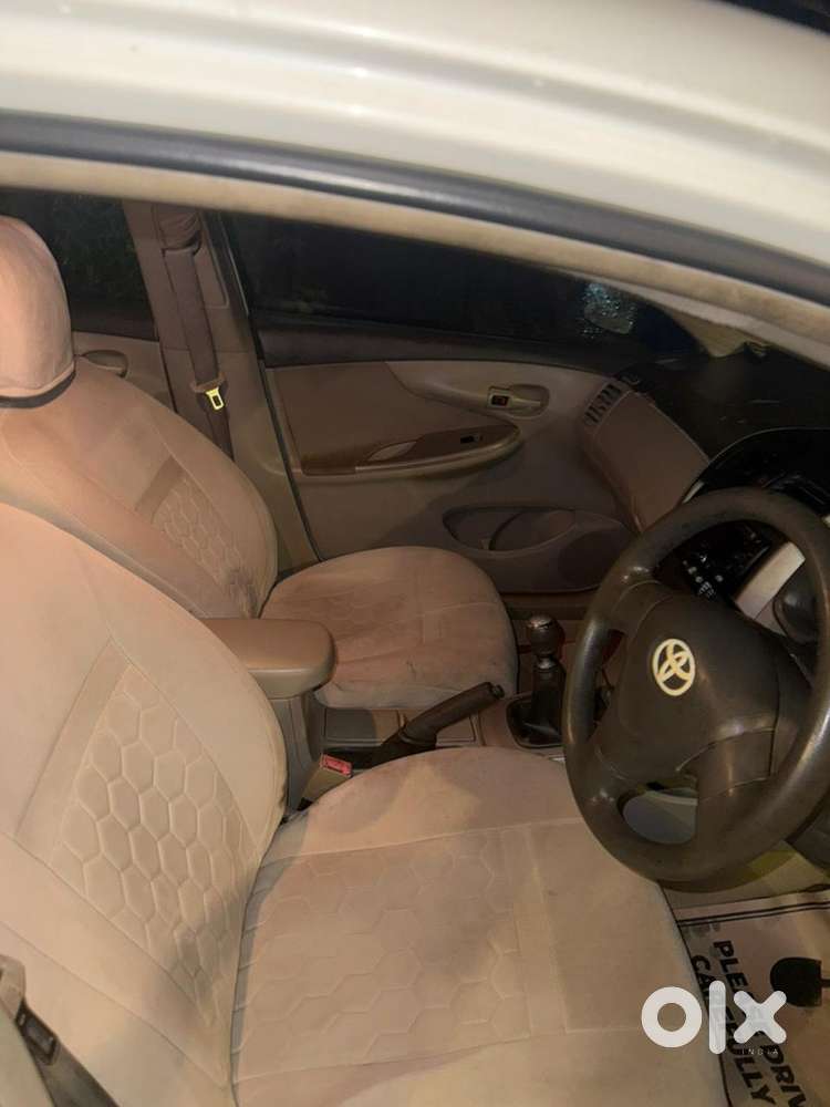 Toyota Corolla Altis 2011