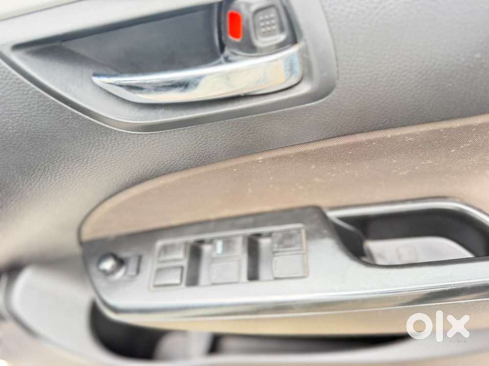 Maruti Suzuki Swift Vxi Optional, 2017, Petrol