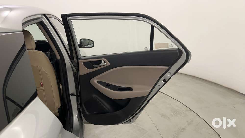 Hyundai Elite I20 1.2magna Executive At, 2018, Petrol