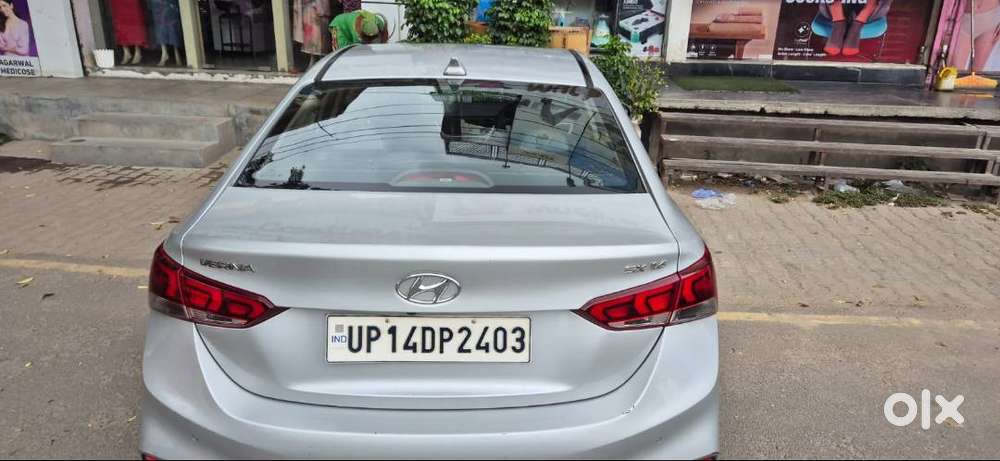 Hyundai Verna Top Model Manual Petrol Sxo Silver