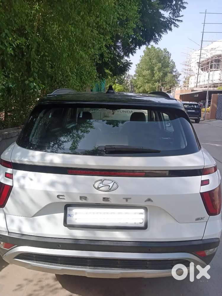 White Hyundai Creta Top Model Automatic Diesel Sep 2021 Fully Insured
