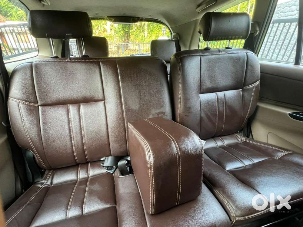 2015 Showroom Condition Innova 8 Seater- Fixed Price