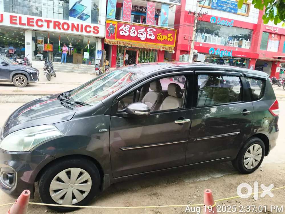 Maruti Suzuki Ertiga 2016 Diesel 130000 Km Driven