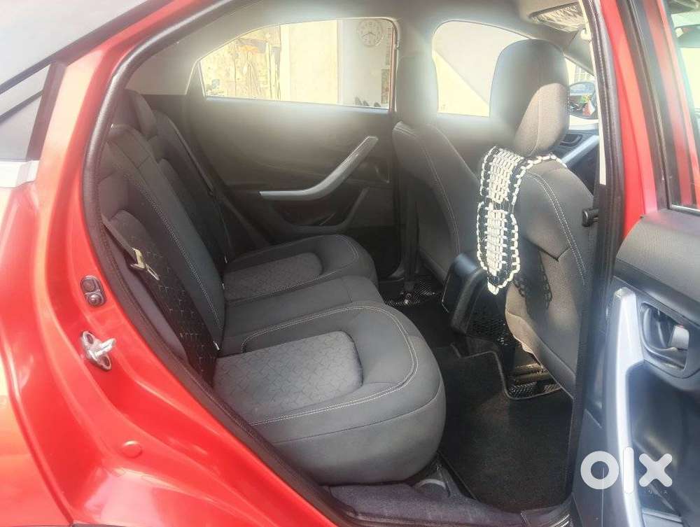 Tata Nexon 1.2 Revotron Xma Amt (s), 2022, Petrol