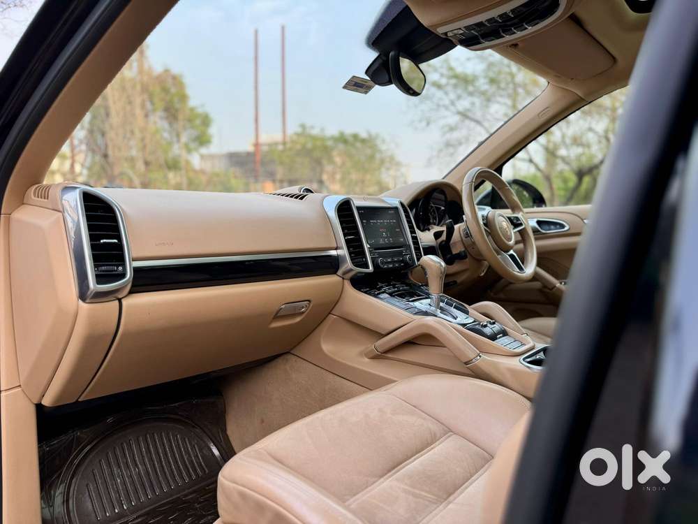 Porsche Cayenne Platinum Edition, 2018, Petrol