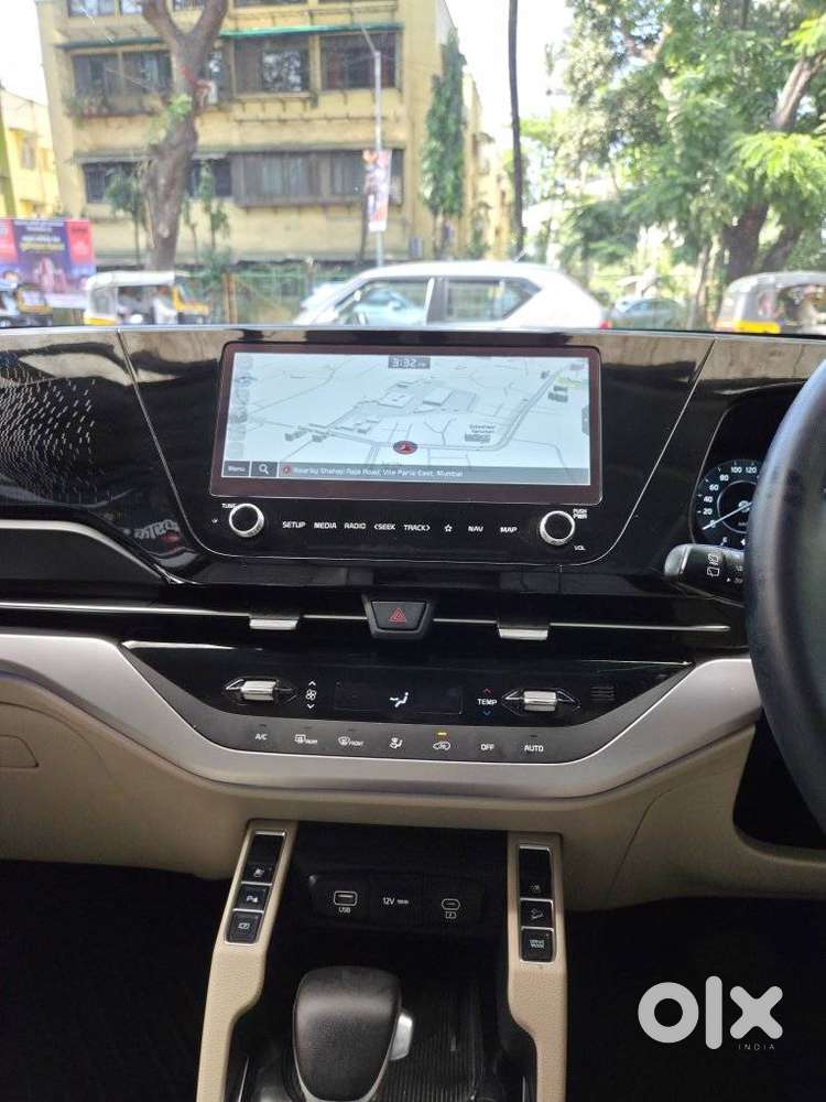 Kia Carens 1.5 Luxury Plus Turbo Dct 7 Str, 2024, Petrol