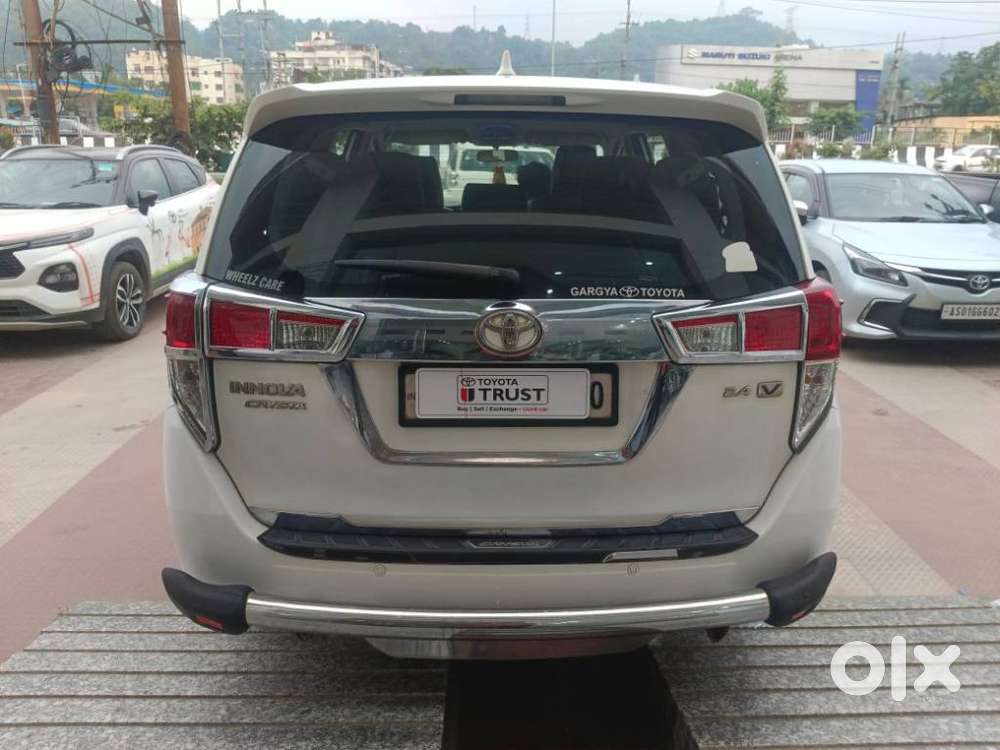 Toyota Innova Crysta 2.4 V 8 Str, 2017, Diesel