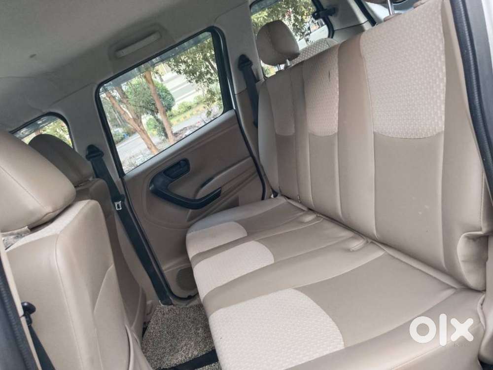 Mahindra Tuv 300 T6 Plus, 2018, Diesel