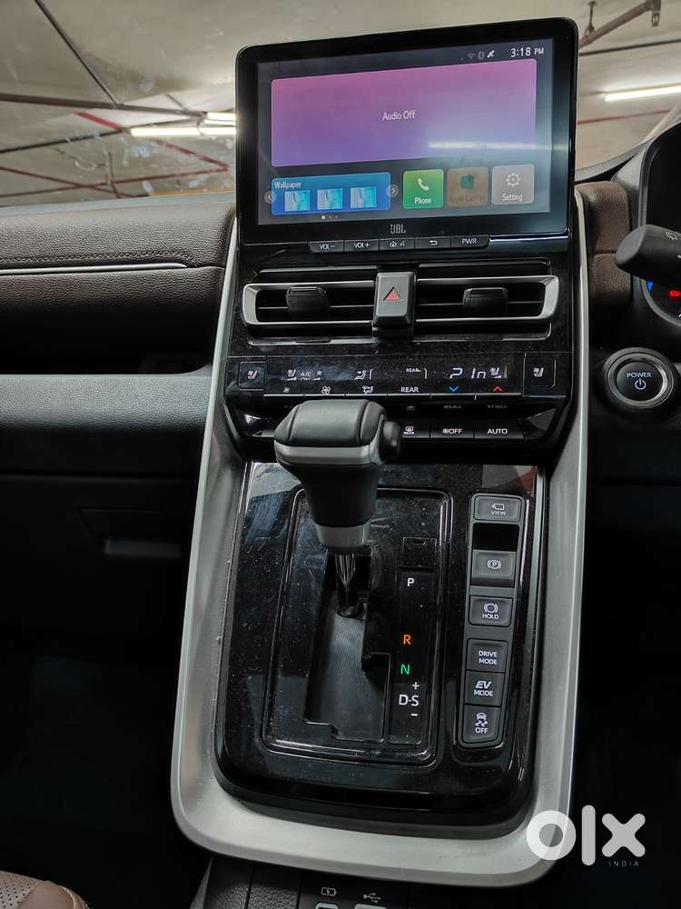 Toyota Innova Hycross 2.0 Zx Hybrid 7 Str, 2025, Cng & Hybrids