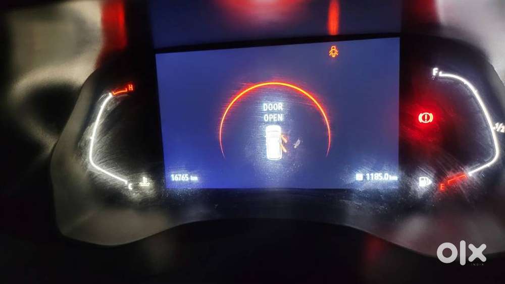 Renault Triber 1.0 Rxz Dual Tone, 2025, Petrol