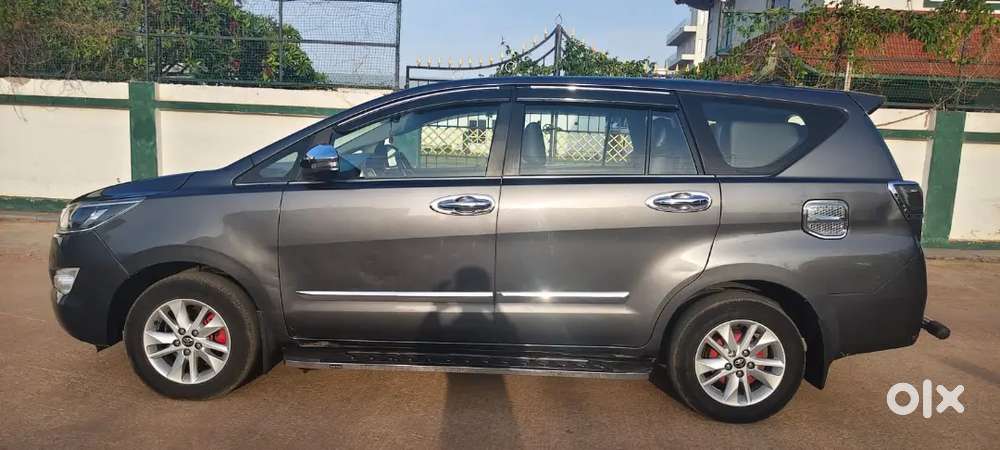Toyota Innova Crysta Diesel 2018 ,2.4 V , 8 Seater