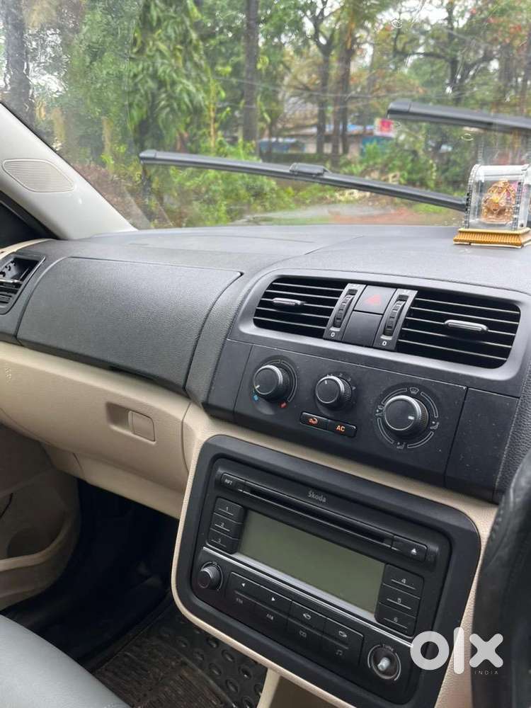 Skoda Fabia 2011 Petrol 110000 Km Driven