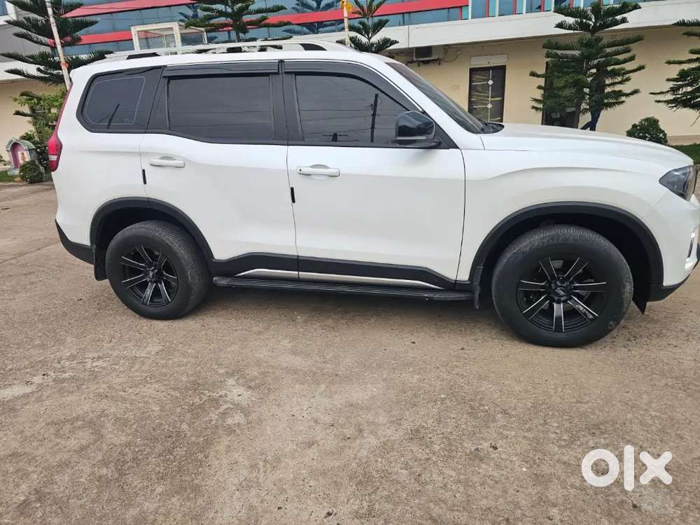 Mahindra Scorpio N Z6 2024 Diesel At