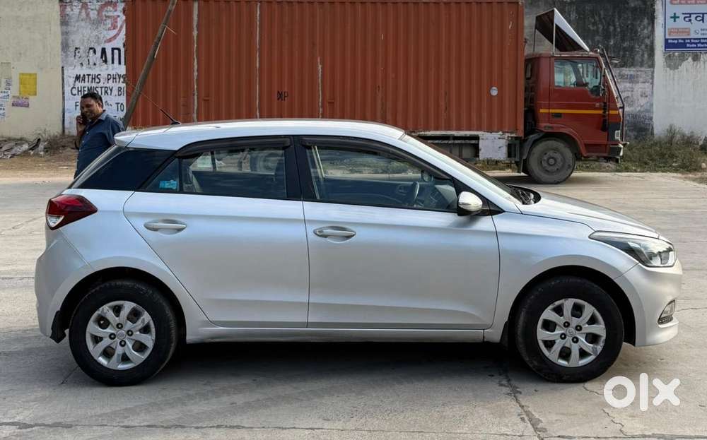 Hyundai I20 Sportz 1.2 Bs-iv, 2018, Petrol