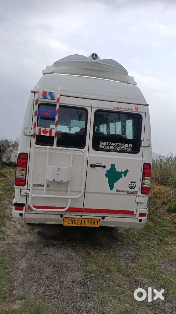 Force Tampoo Traveller 17 Seater Diesel 2024