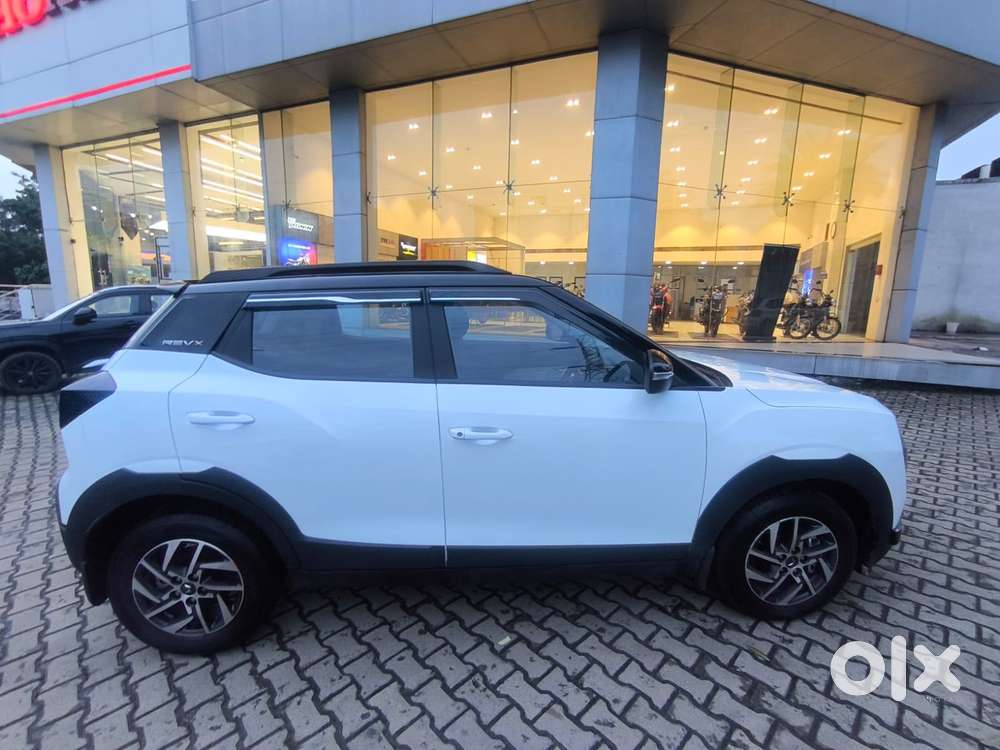 Mahindra Xuv 3xo Mx1 Pm Mt, 2025, Petrol