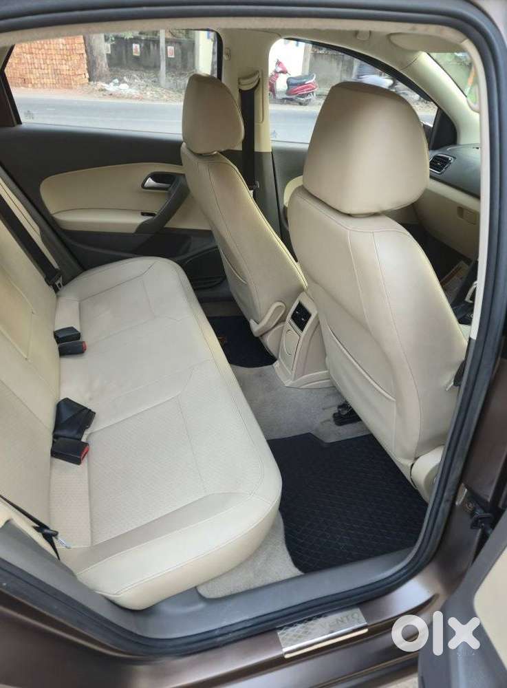 Volkswagen Vento 1.2 Tsi Highline At, 2015, Petrol