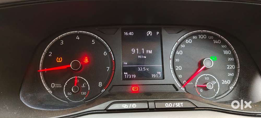 Volkswagen Taigun 1.0 Tsi Highline At, 2023, Petrol