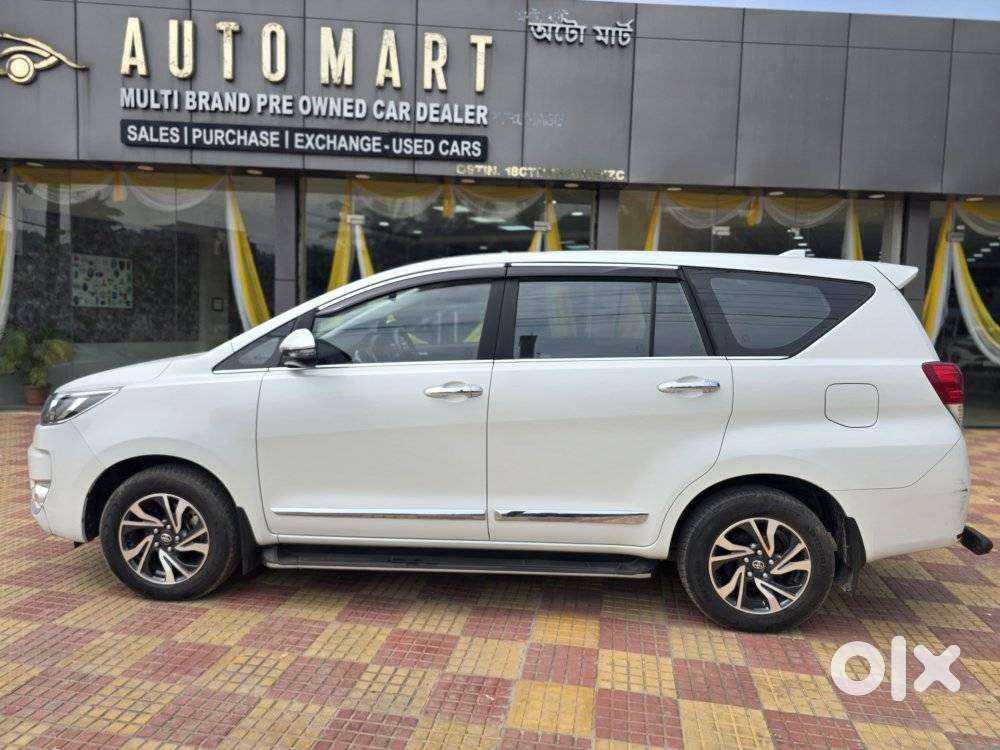 Toyota Innova Crysta 2.4 G Plus Mt 8 Str, 2025, Diesel