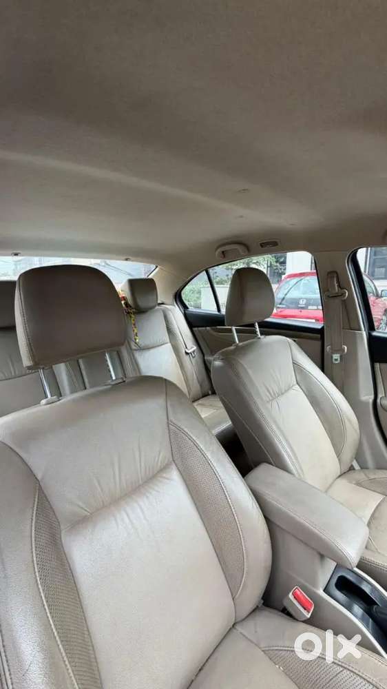 Maruti Suzuki Ciaz Smart Hybrid Topline Alpha Model