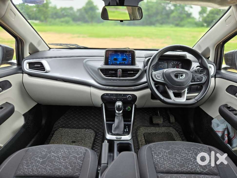 Tata Altroz Xz, 2023, Petrol