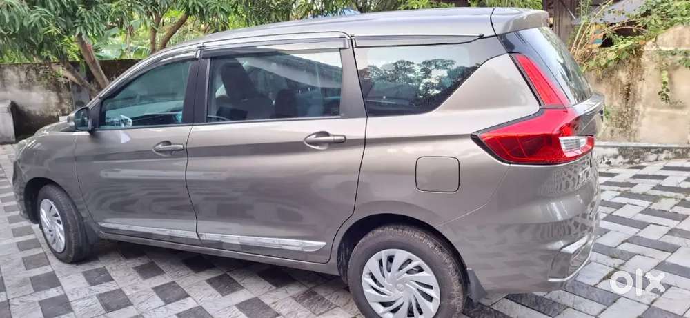 Maruti Ertiga Vxi 2025 Automatic.  Showroom Condition