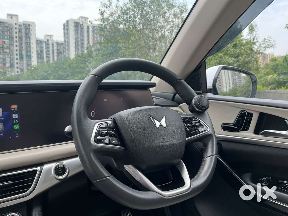 Mahindra Xuv700 2.0 Ax 7 Petrol At Luxury Pack Str, 2023, Petrol