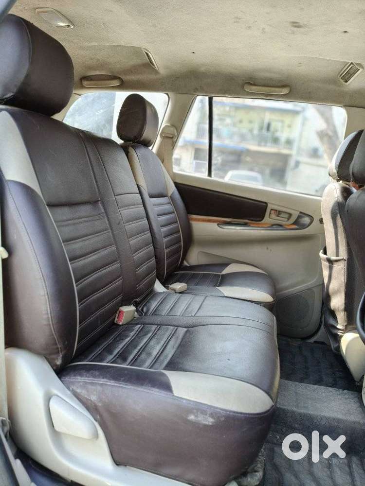 Toyota Innova 2004-2011 2.5 G4 Diesel 8-seater, 2011, Diesel