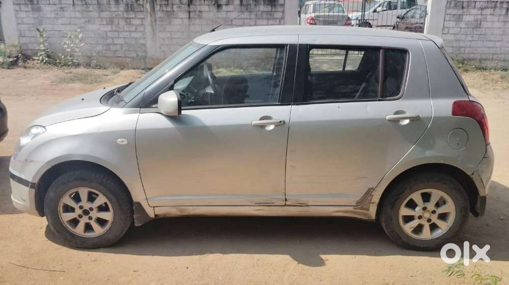 Maruti Suzuki Swift 2004-2010 Zxi Bsiv, 2005, Petrol