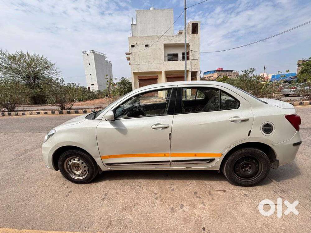 Maruti Suzuki Dzire 1.2 Vxi, 2023, Petrol